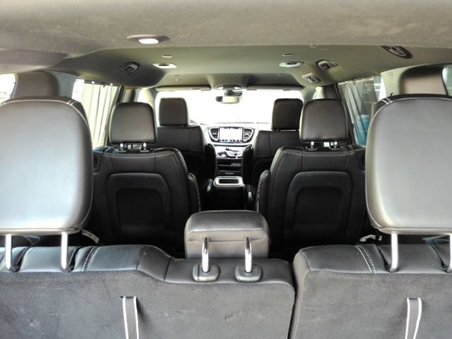Used 2025 Chrysler Pacifica Select FWD image 30