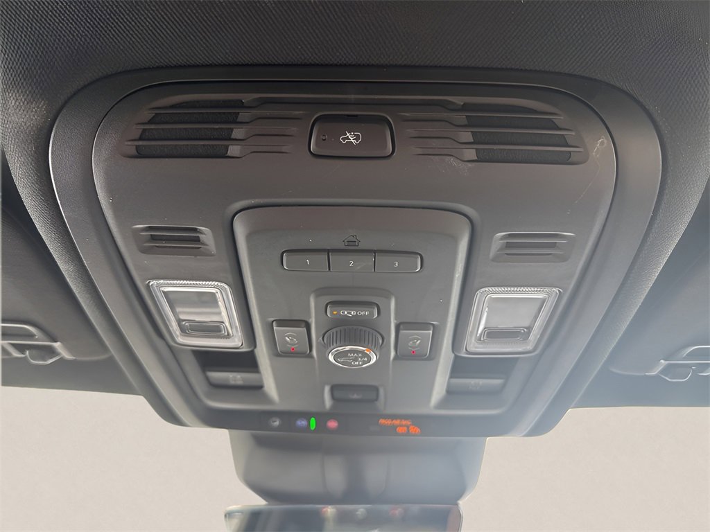 Certified 2022 Cadillac Escalade ESV Sport w/ Touring Package image 31