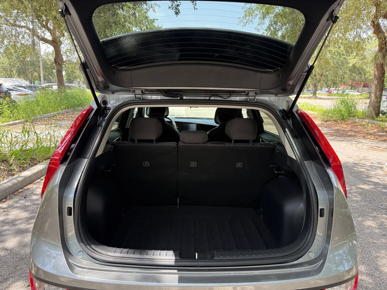 Used 2026 Kia Niro LX FWD image 28