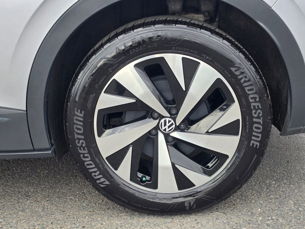 Used 2023 Volkswagen ID.4 Pro AWD/4WD image 10