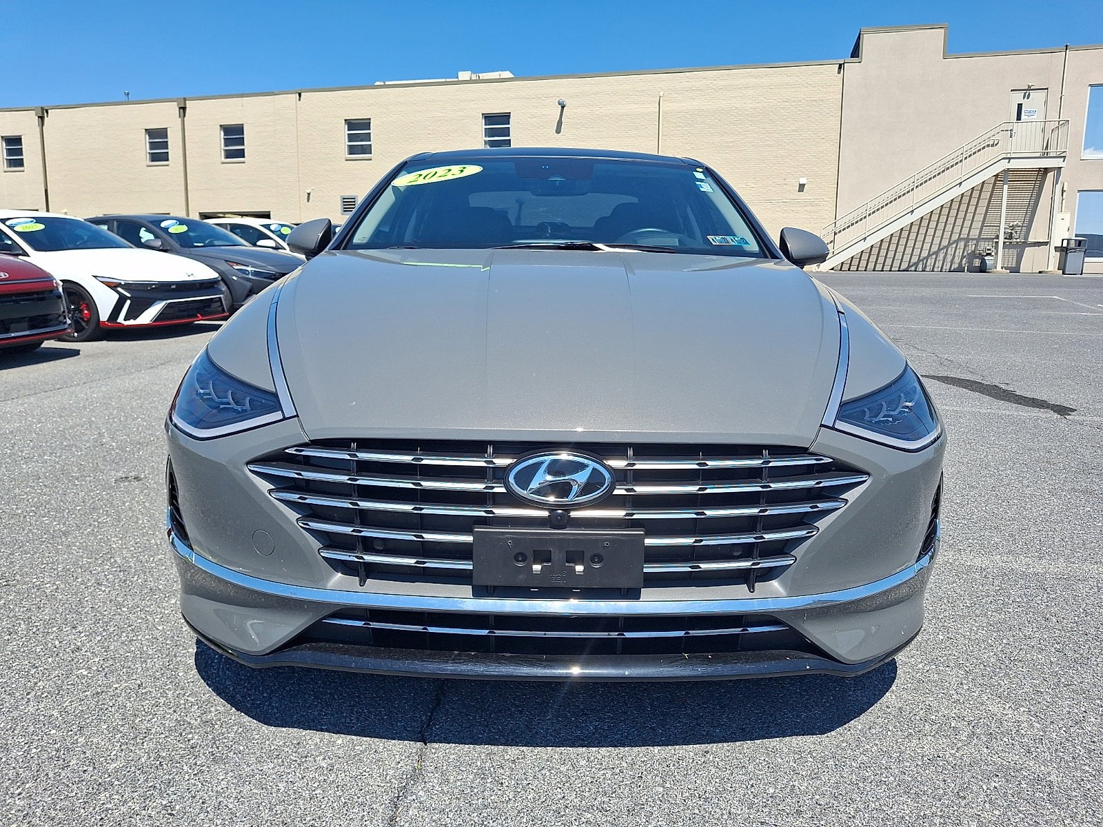 Used 2023 Hyundai Sonata Limited FWD image 2