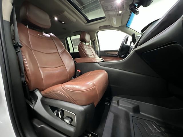 Used 2018 Cadillac Escalade ESV Premium Luxury image 29