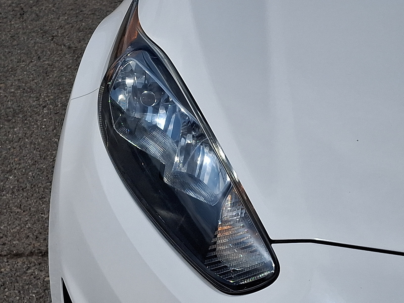 Used 2014 Ford Fiesta SE FWD image 9