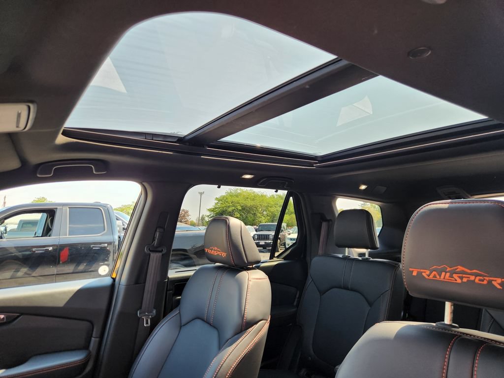 Used 2024 Honda Pilot TrailSport image 32