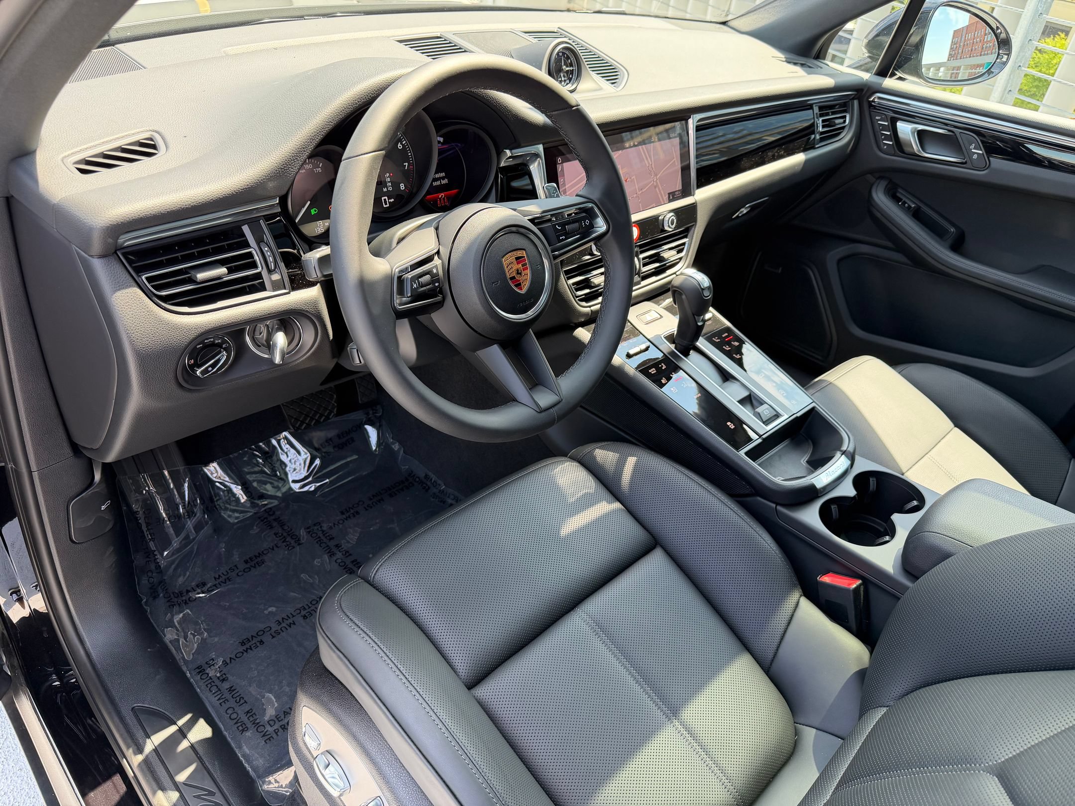 New 2026 Porsche Macan AWD/4WD image 4