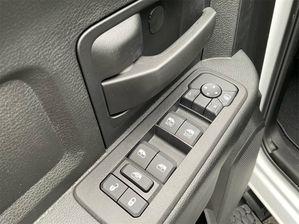 New 2025 RAM 2500 Tradesman image 28