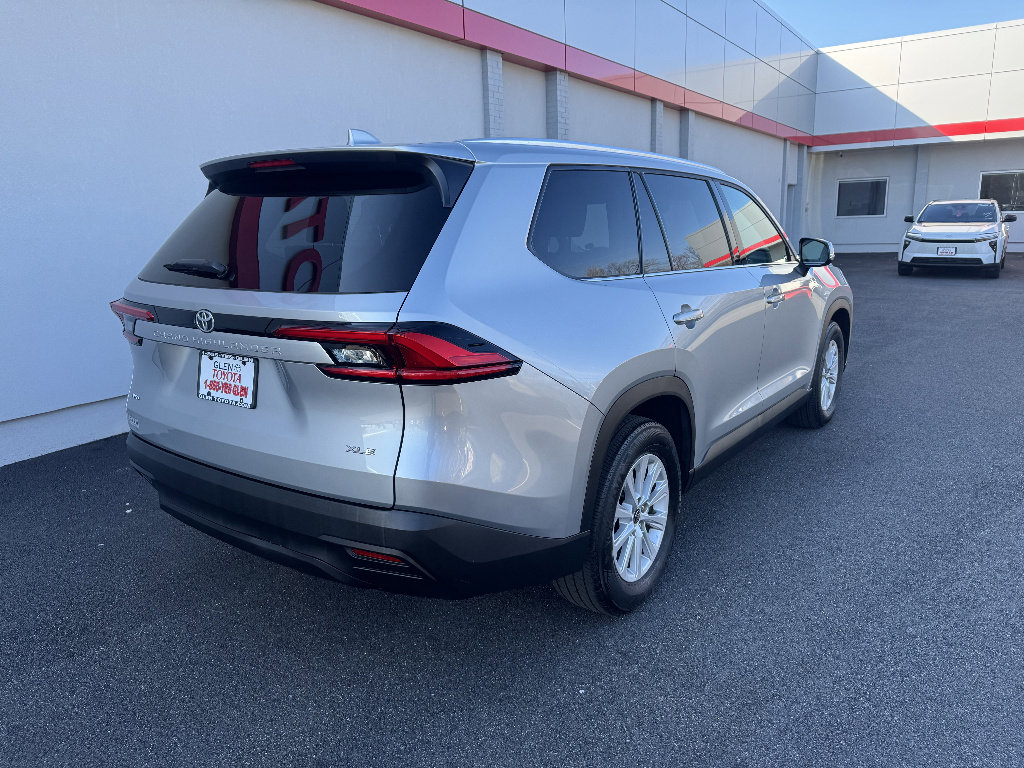 Used 2024 Toyota Grand Highlander XLE image 5