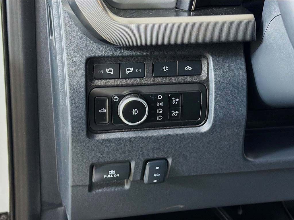 Used 2024 Ford F350 Platinum image 33