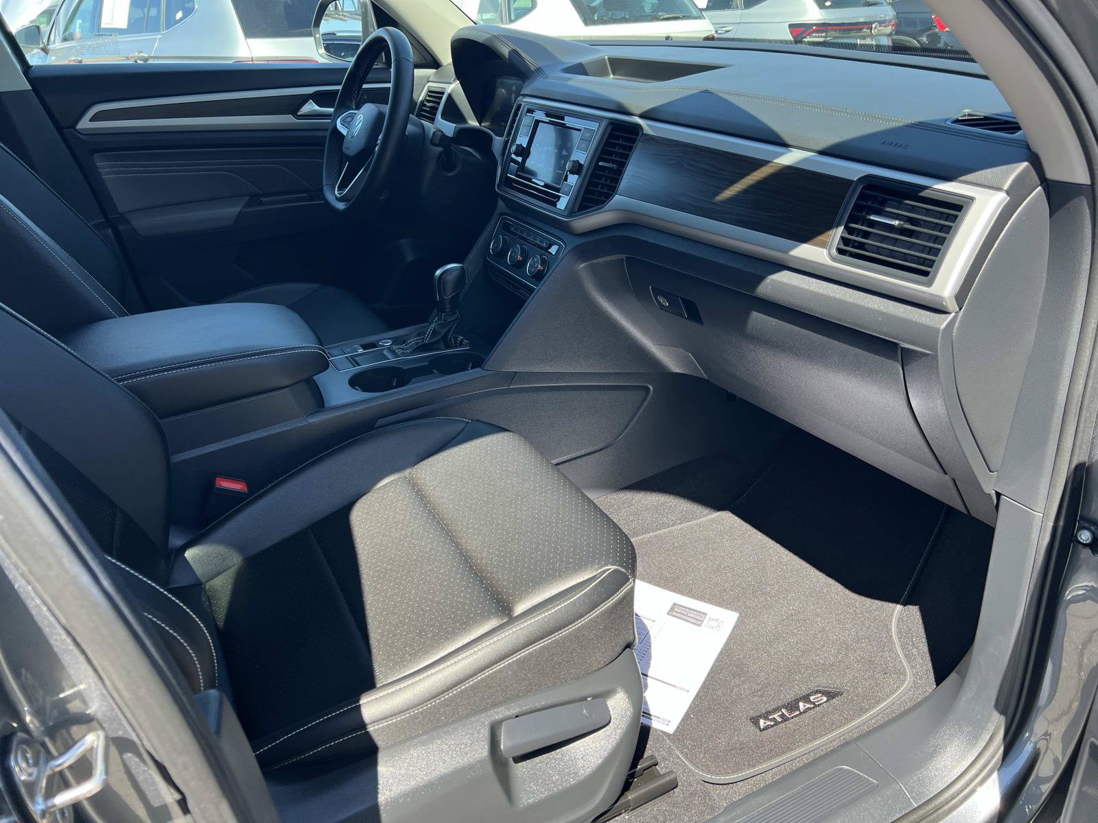 Certified 2023 Volkswagen Atlas SE FWD image 29