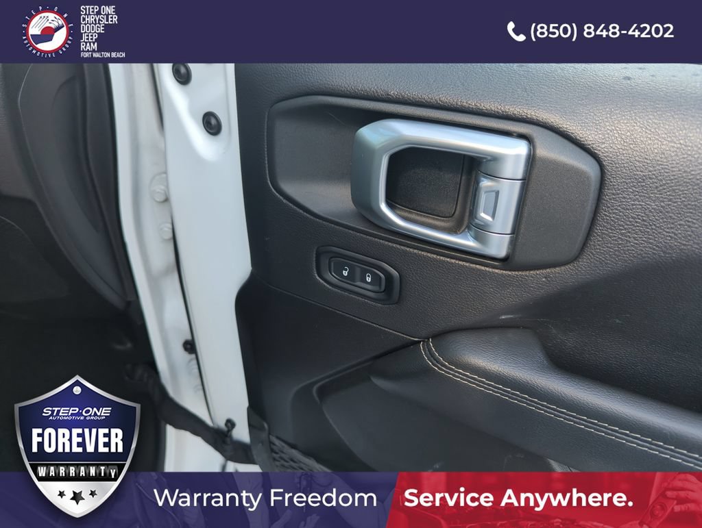 Used 2022 Jeep Wrangler Unlimited Sahara w/ Cold Weather Group AWD/4WD image 32
