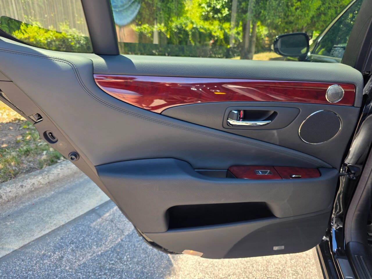 Used 2010 Lexus LS 460 RWD image 30