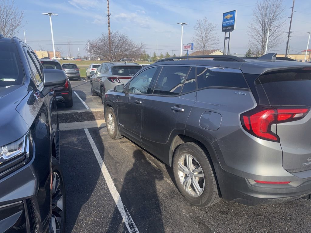 Used 2019 GMC Terrain SLE w/ Driver Convenience Package image 9