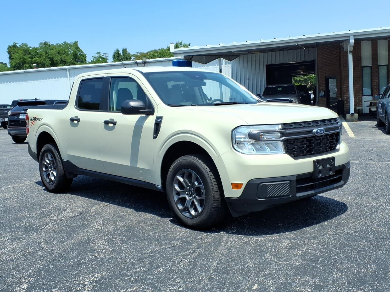 Certified 2024 Ford Maverick XLT FWD image 2