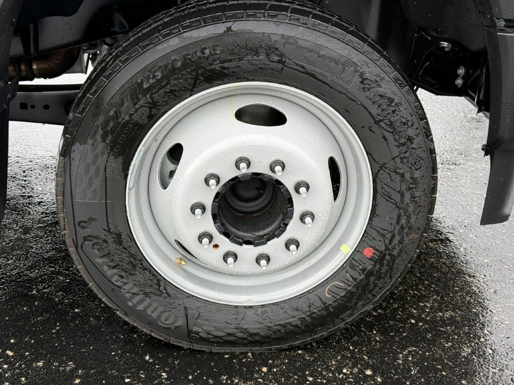 New 2026 Ford F550 2WD Regular Cab Super Duty image 10