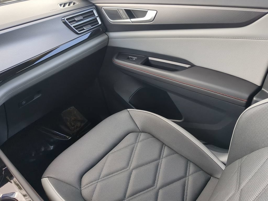 Certified 2025 Volkswagen Atlas Peak Edition SE AWD/4WD image 18