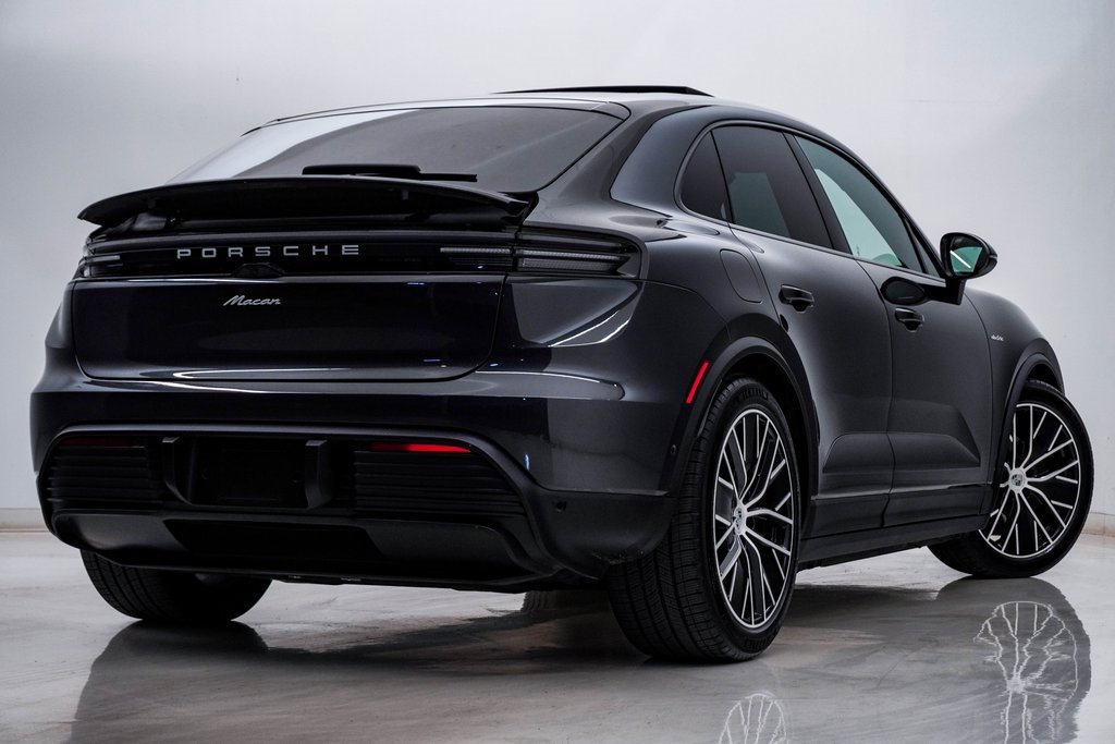 Certified 2025 Porsche Macan Electric image 11