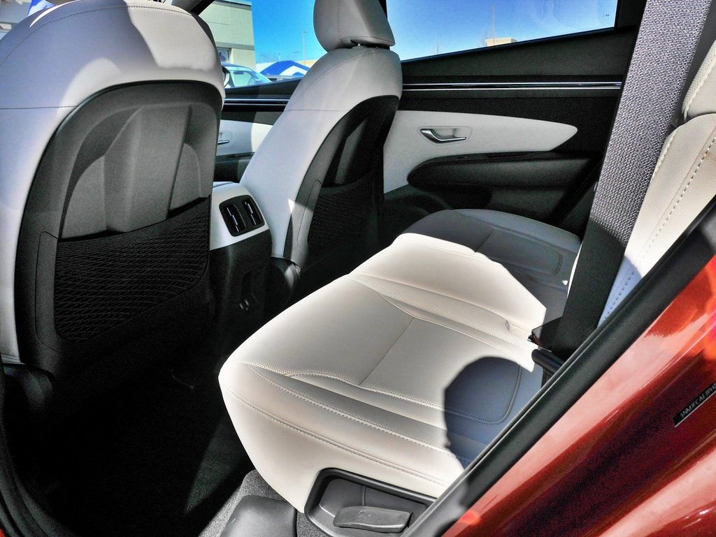 Used 2023 Hyundai Tucson SEL w/ Convenience Package AWD/4WD image 19