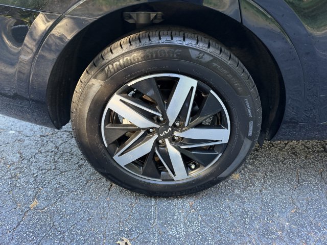 Certified 2023 Kia Sorento S w/ Panoramic Sunroof Package FWD image 44
