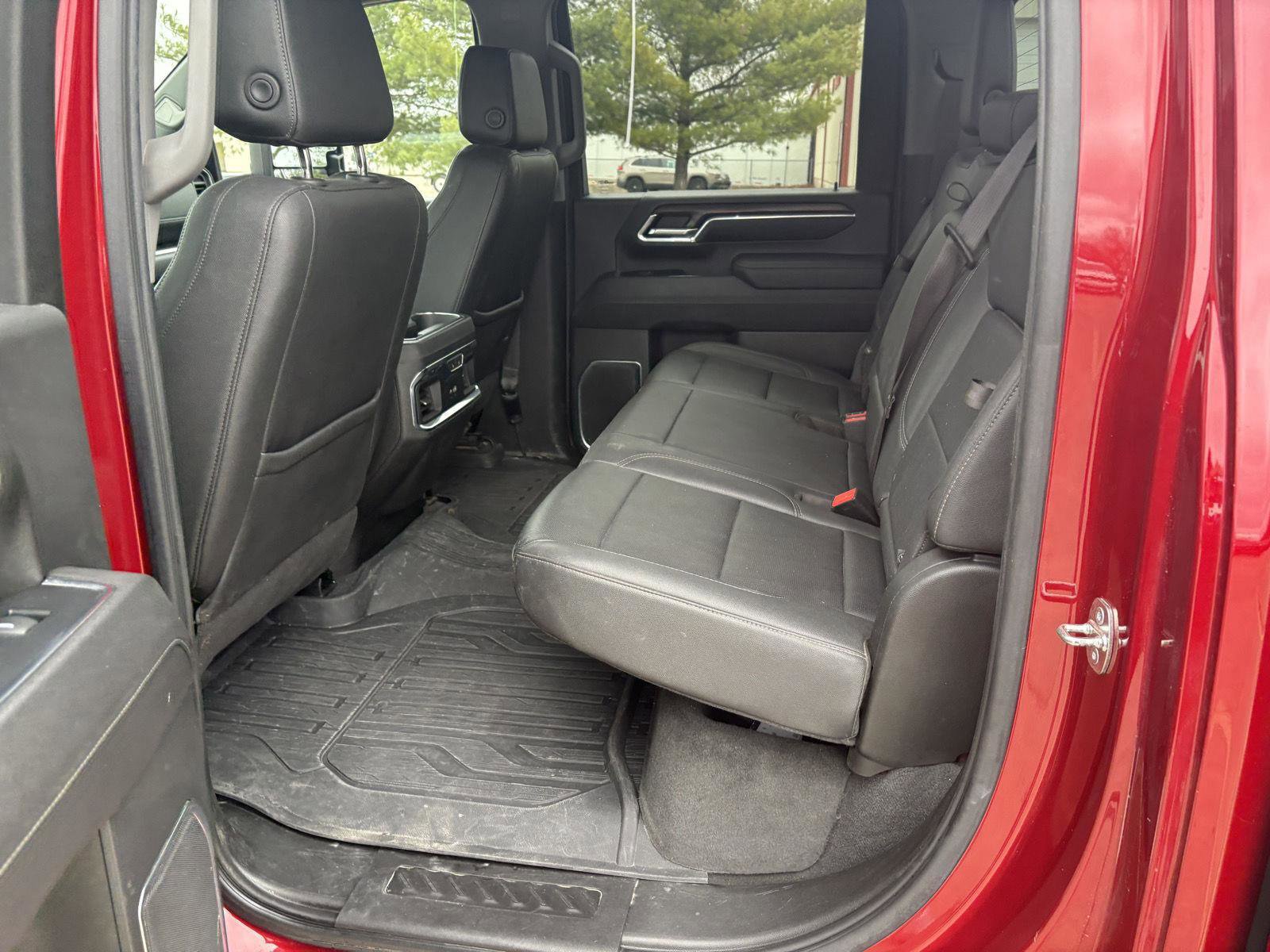 Used 2024 GMC Sierra 2500 SLT w/ SLT Premium Package image 14