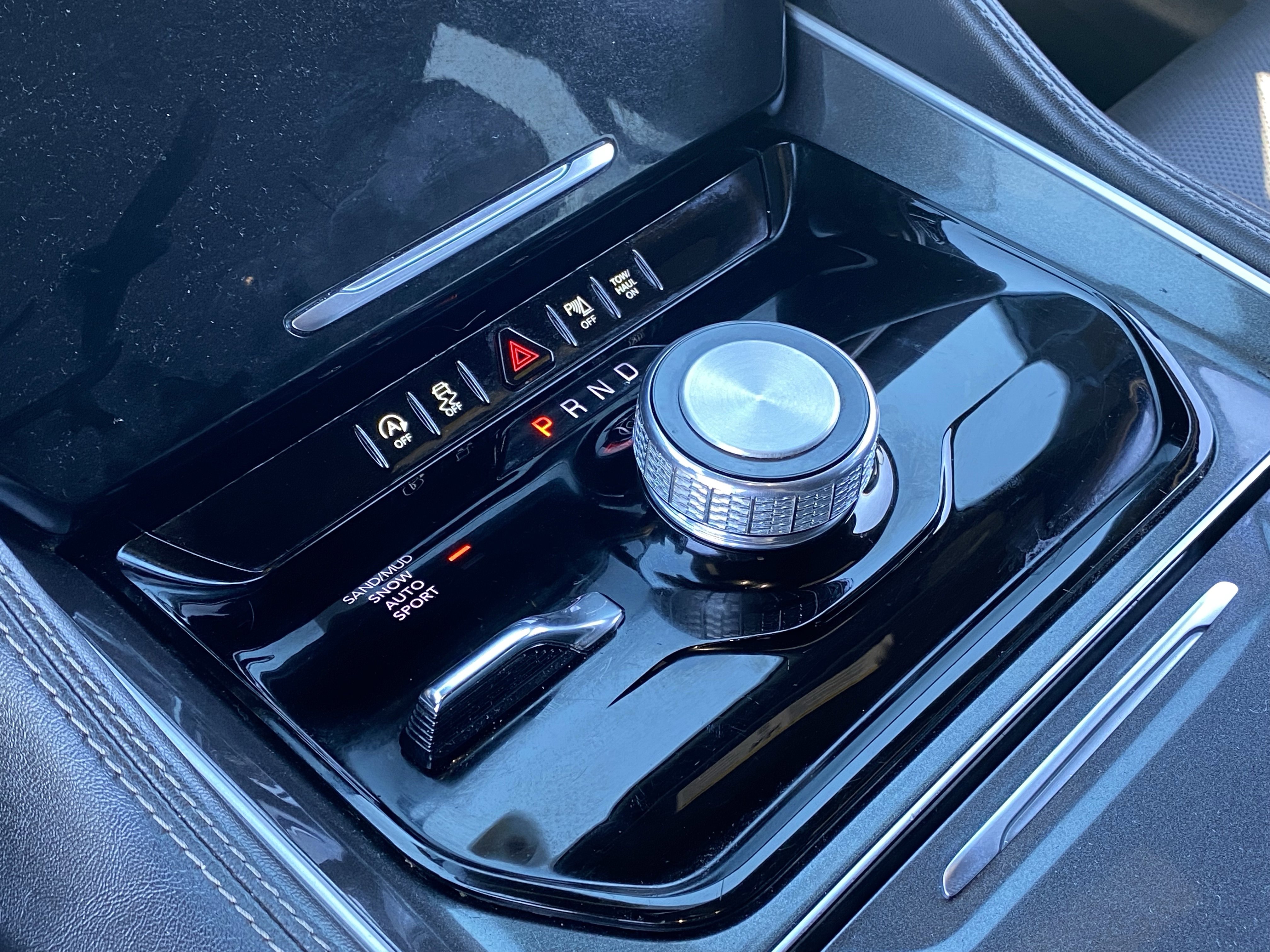 Used 2024 Jeep Wagoneer L 4WD image 27