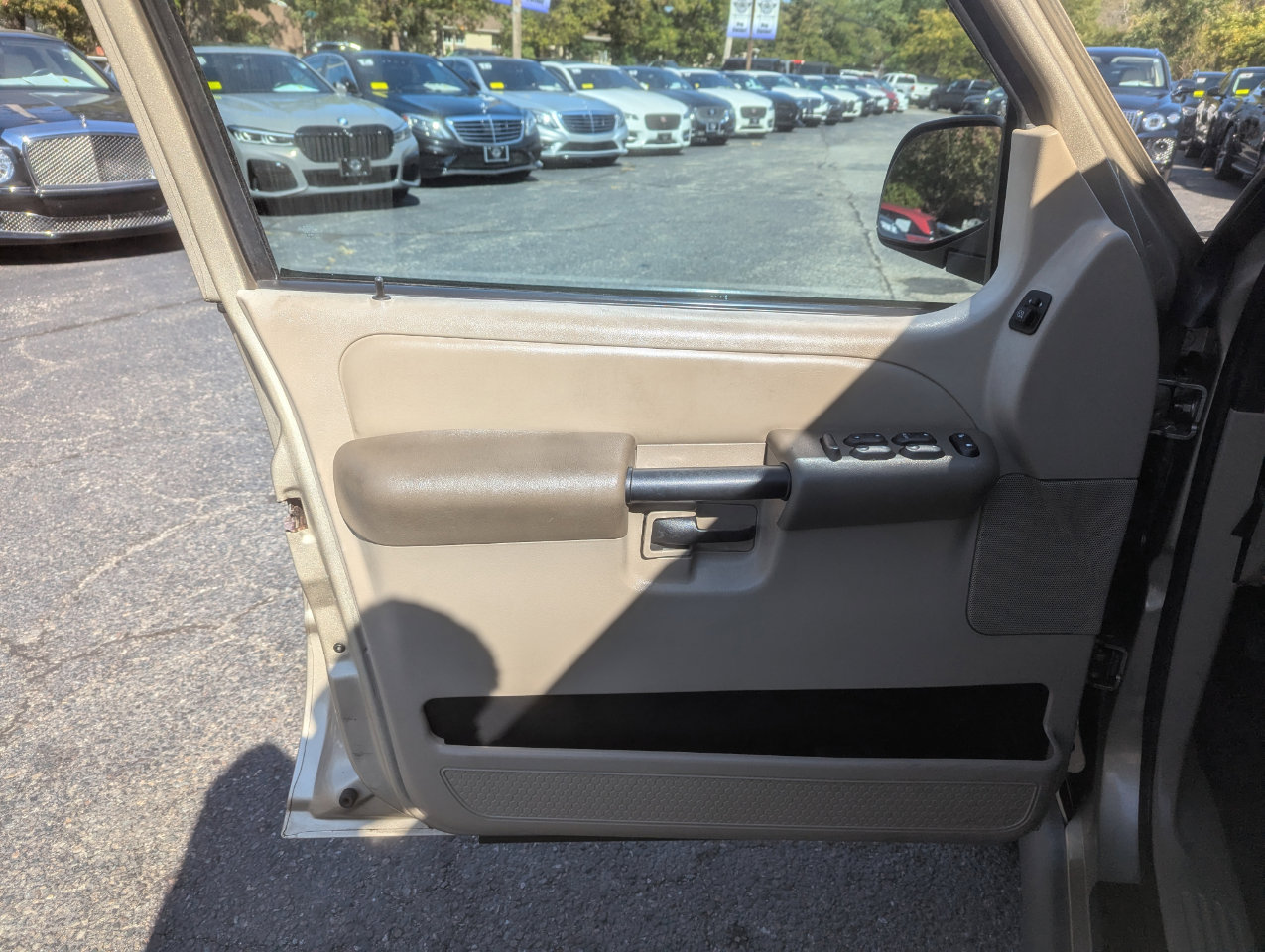 Used 2003 Ford Explorer Sport Trac XLT image 11