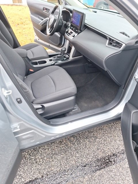 Used 2024 Toyota Corolla Cross LE image 13