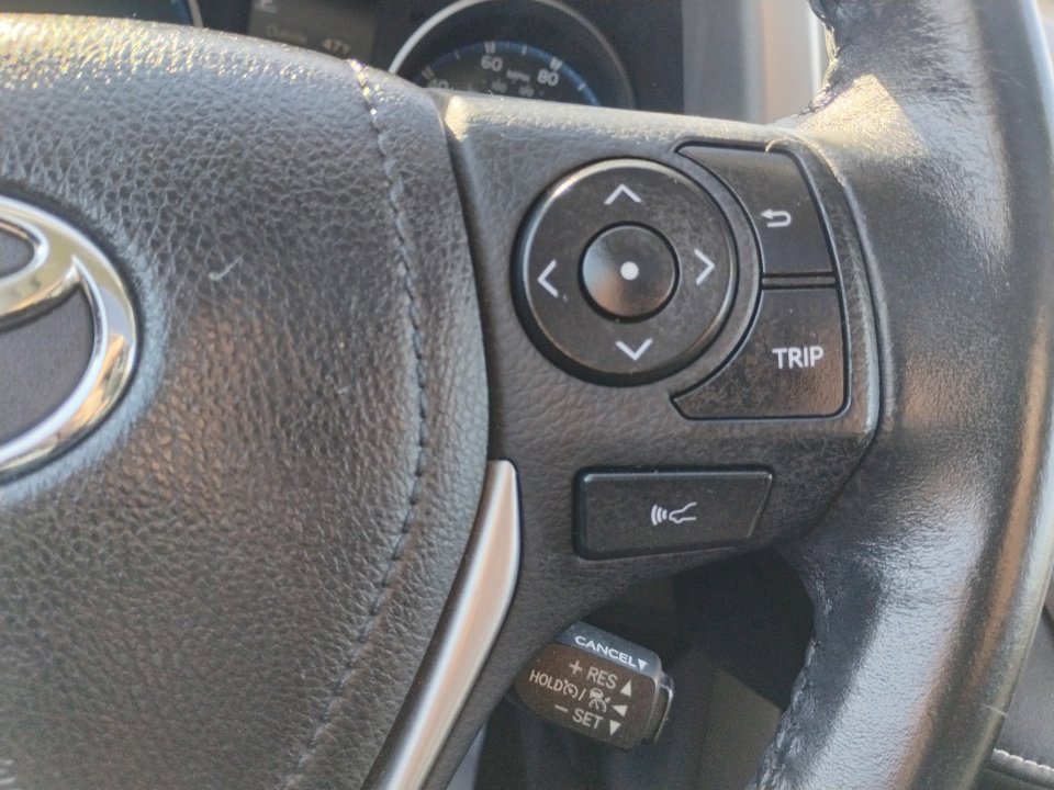 Used 2018 Toyota RAV4 XLE image 22