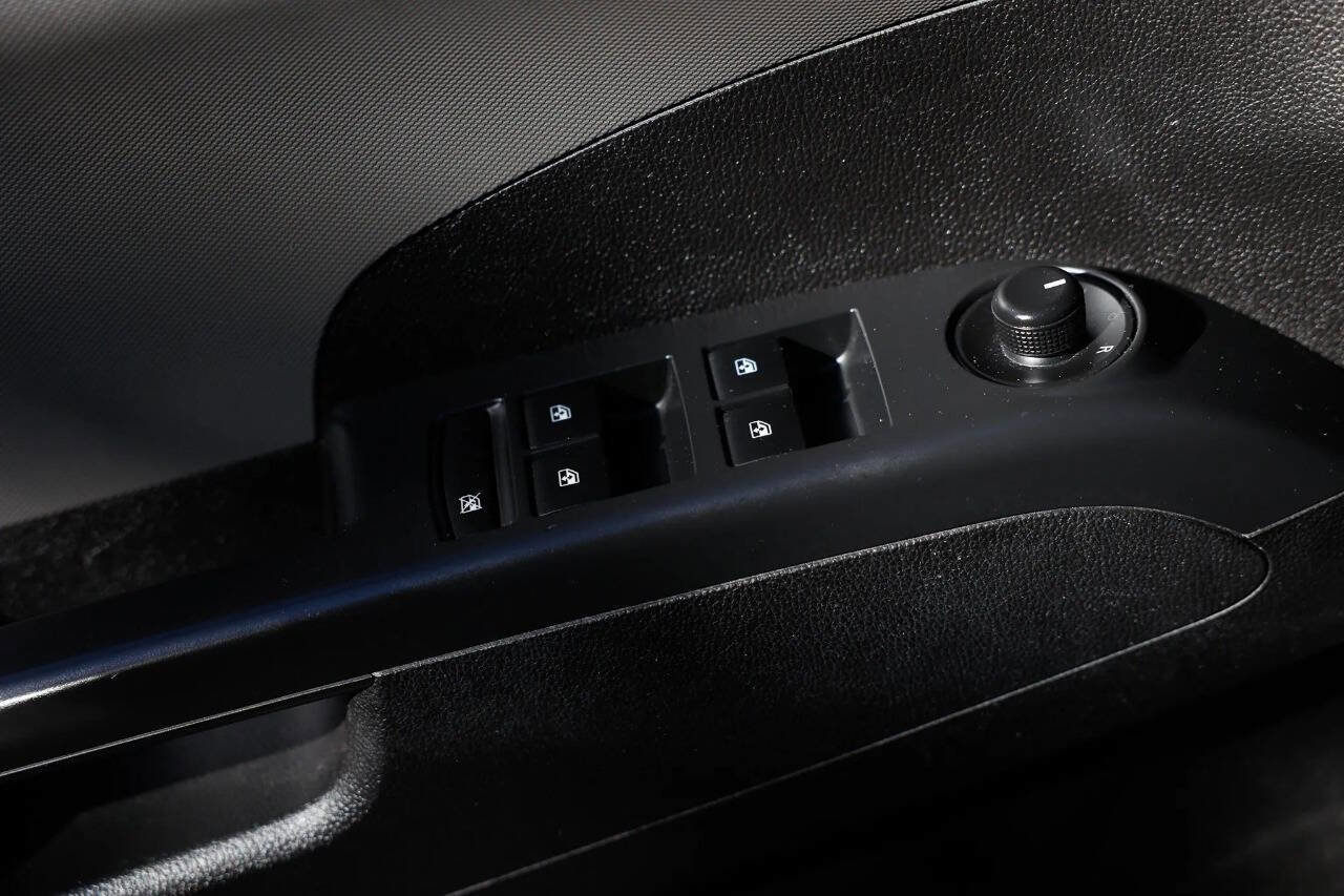 Used 2017 Chevrolet Sonic LT image 14