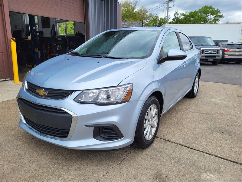 Used 2018 Chevrolet Sonic LT FWD image 3