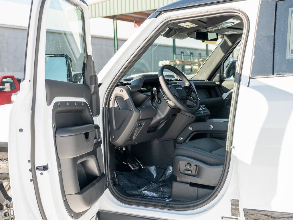 New 2025 Land Rover Defender 110 V8 image 10