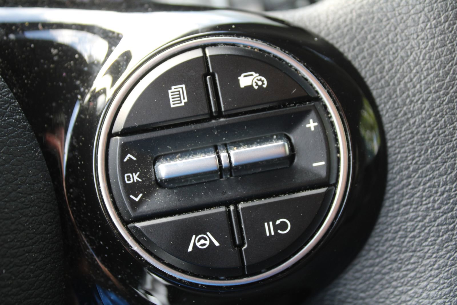 Certified 2023 Kia Soul S image 30