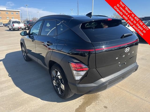 Used 2025 Hyundai Kona SEL image 3
