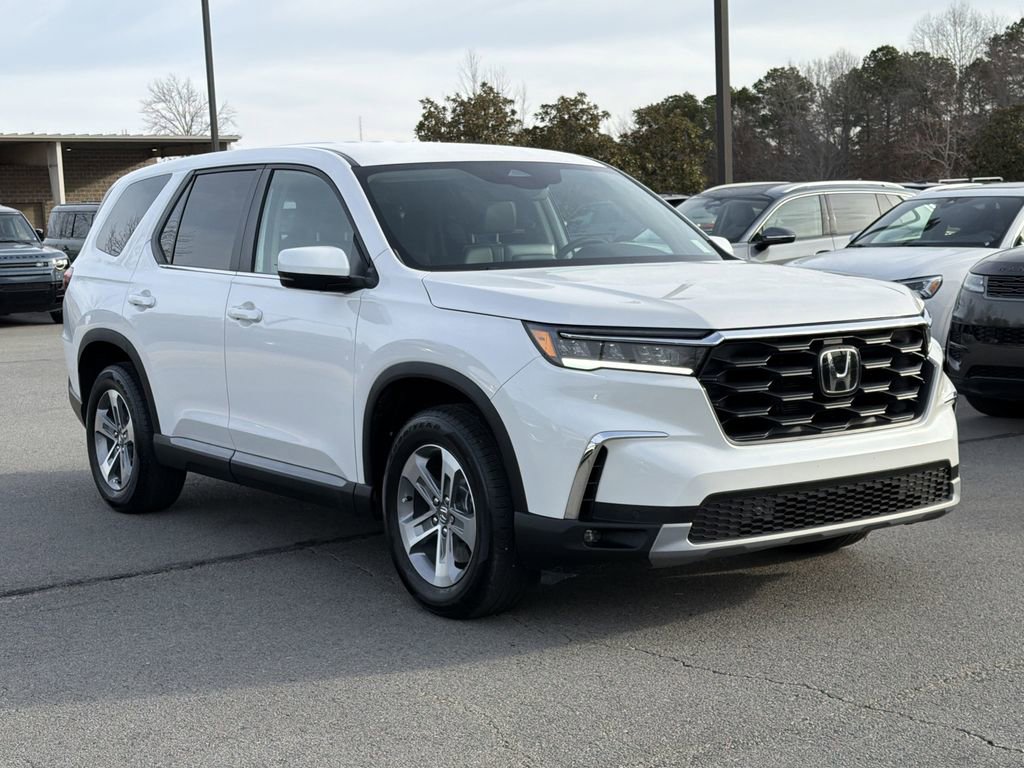 Used 2025 Honda Pilot EX-L image 7