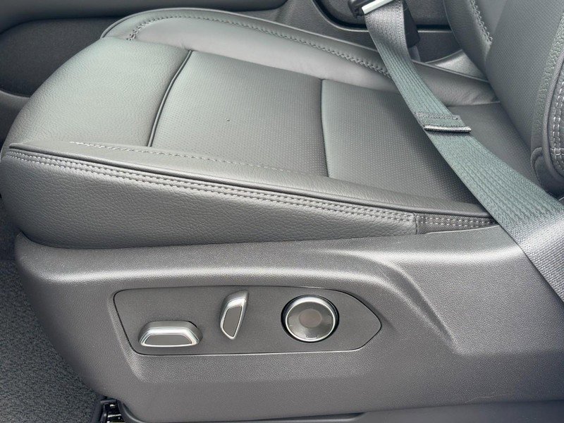 New 2026 GMC Yukon Denali w/ Sun & Power Step Package image 47