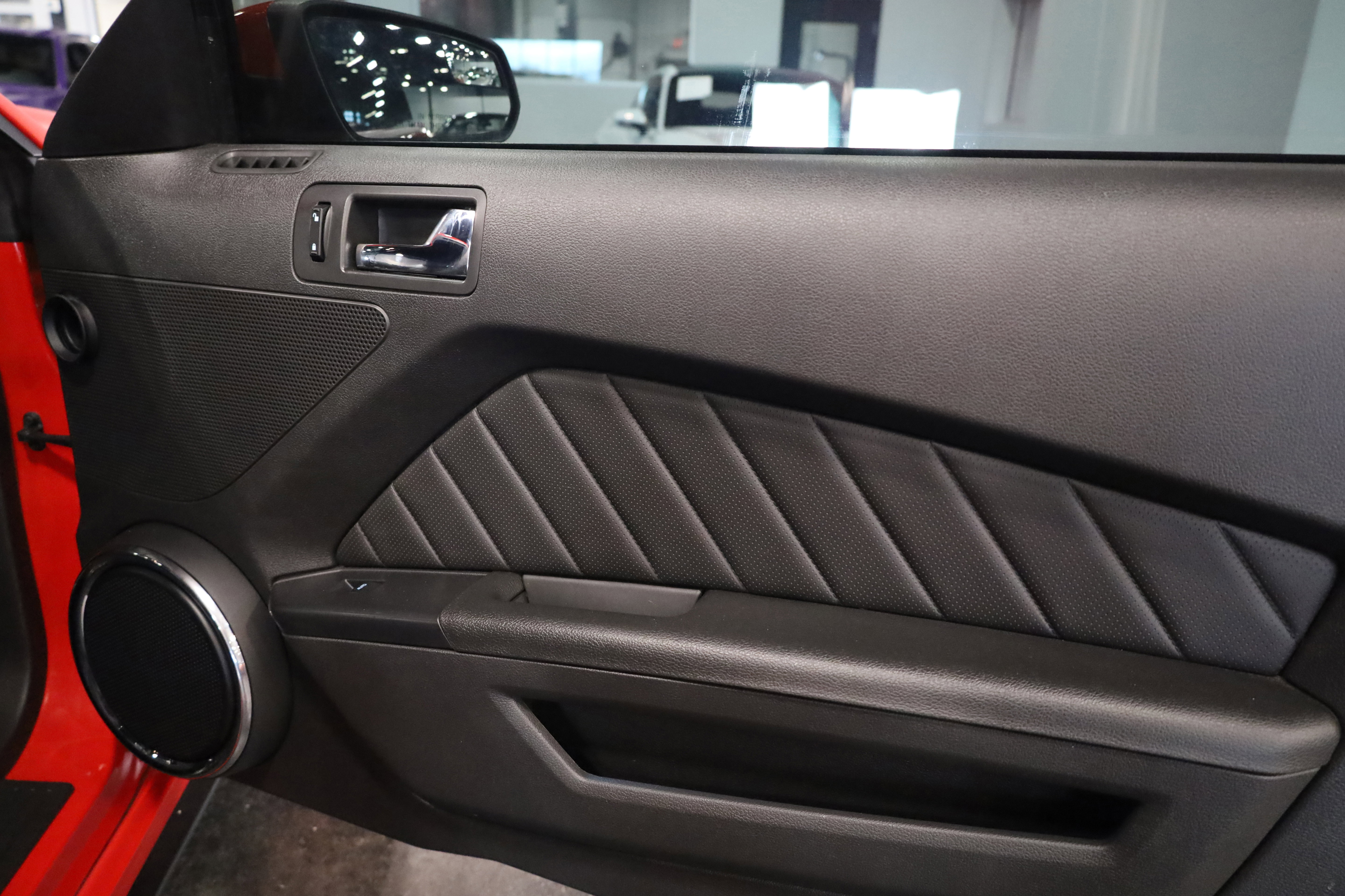 Used 2014 Ford Mustang GT Premium image 31