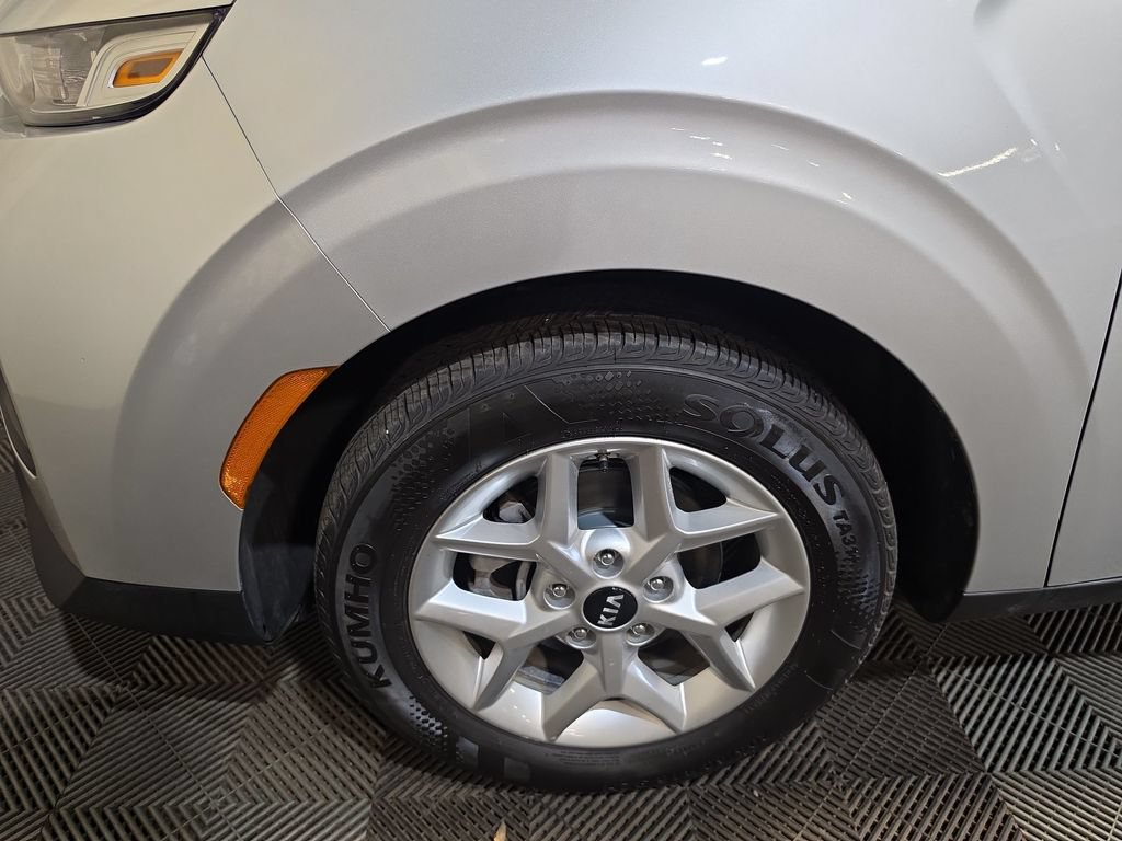 Used 2020 Kia Soul S FWD image 18