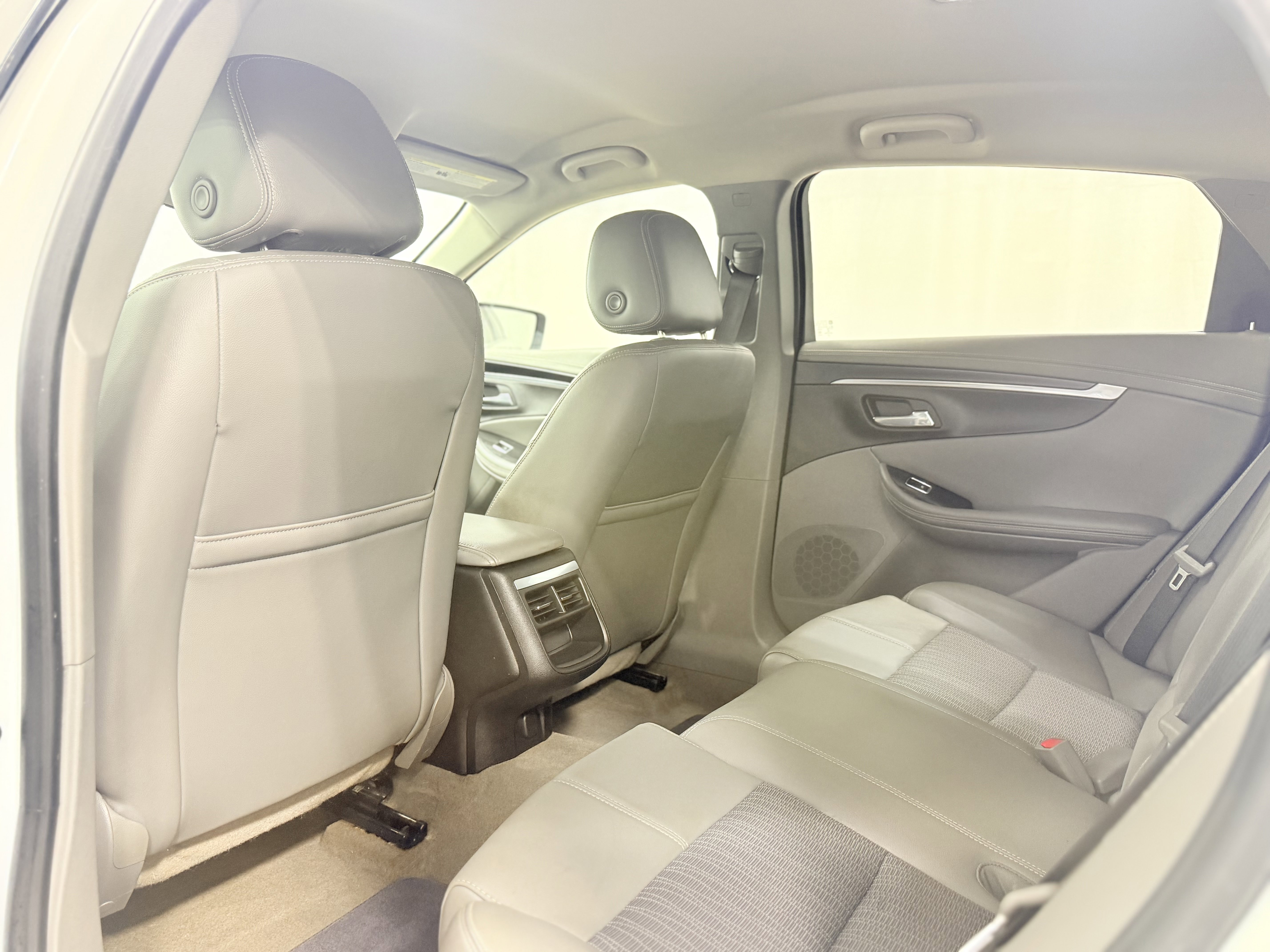 Used 2018 Chevrolet Impala LT image 26