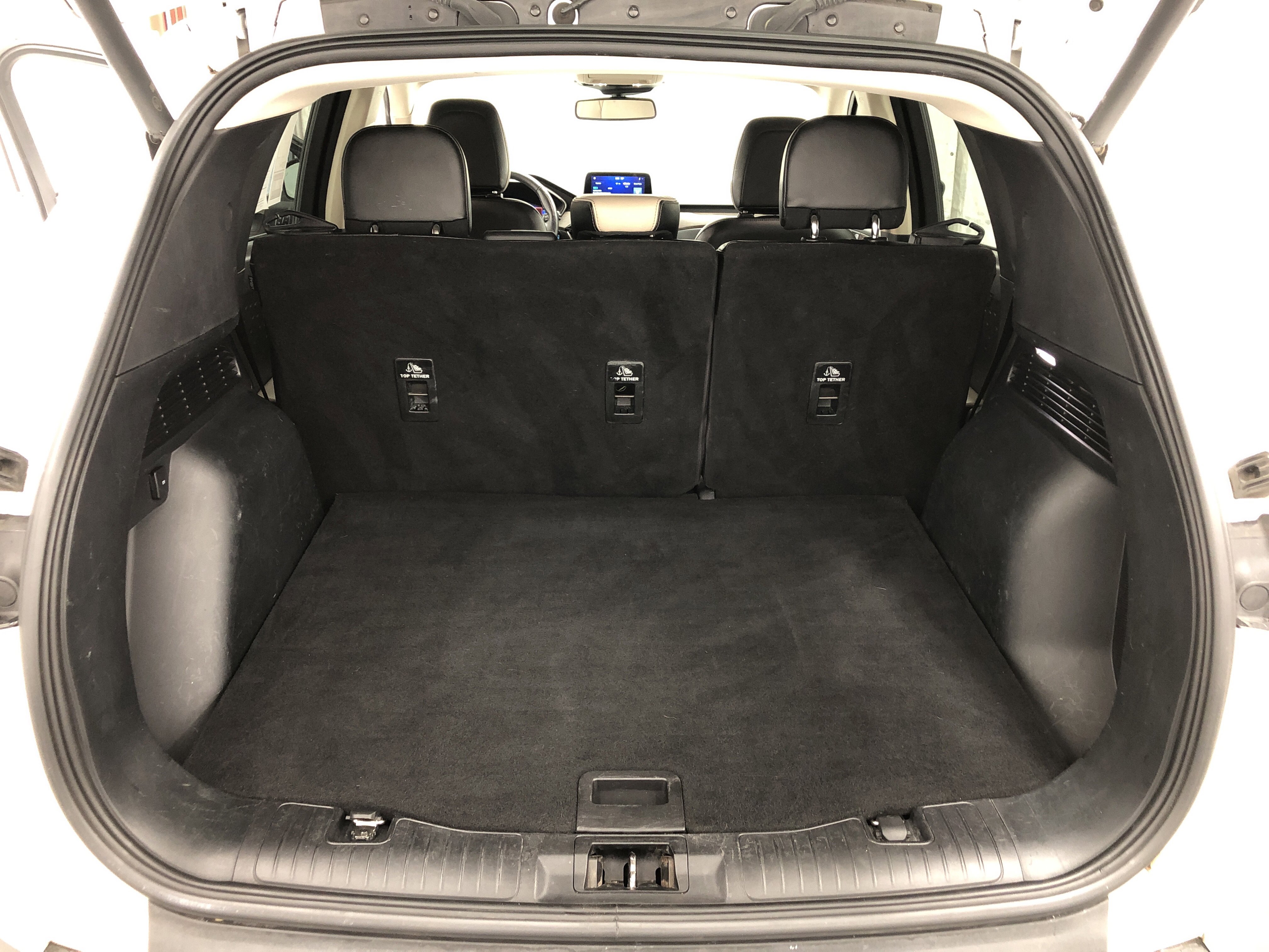 Used 2020 Ford Escape Titanium image 8