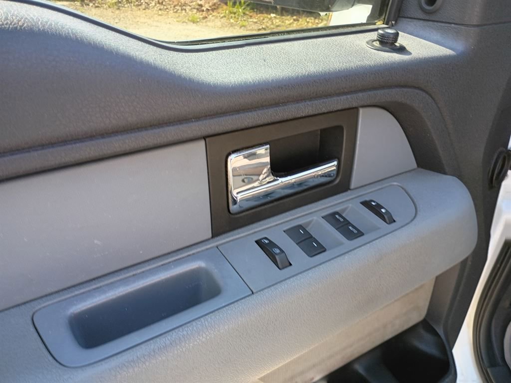 Used 2013 Ford F150 XLT w/ Luxury Equipment Group image 18