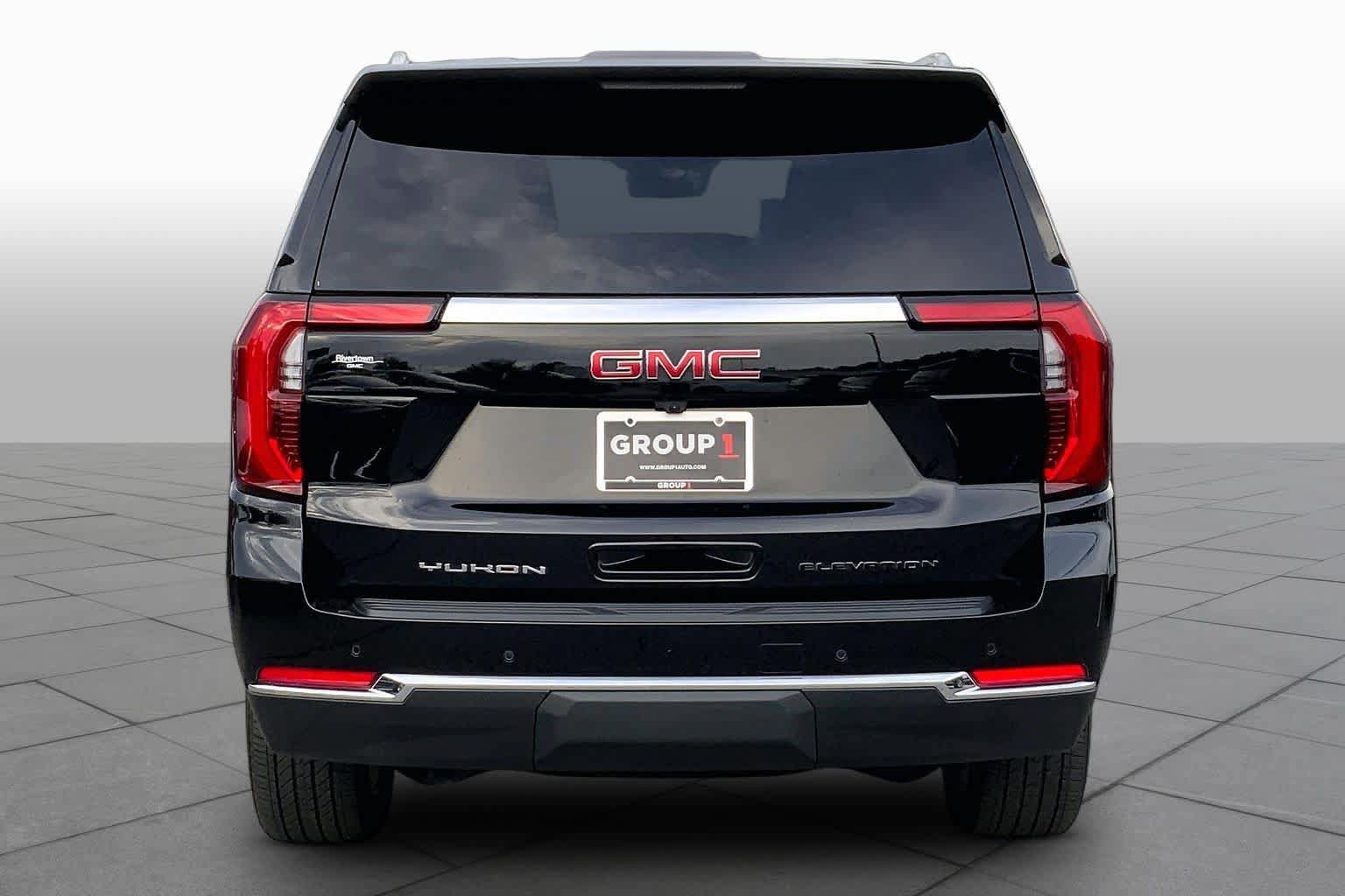 Used 2025 GMC Yukon Elevation AWD/4WD image 5
