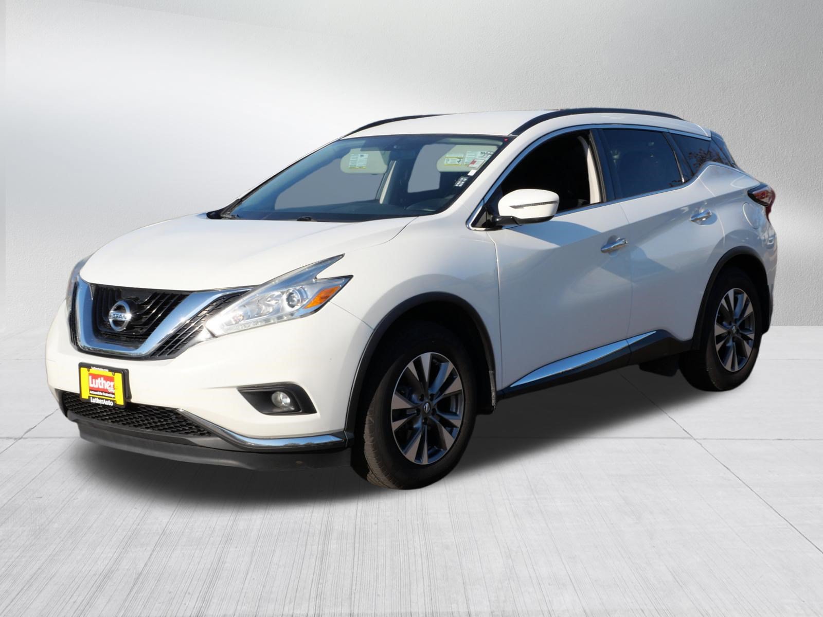 Used 2016 Nissan Murano SV AWD/4WD image 3
