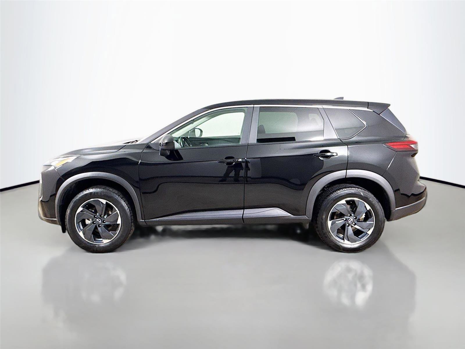 Used 2024 Nissan Rogue SV AWD/4WD image 8