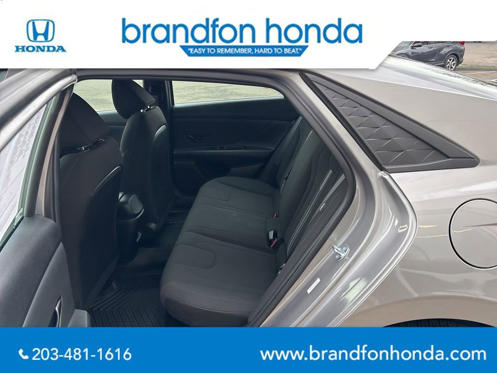 Used 2025 Hyundai Elantra SEL image 23