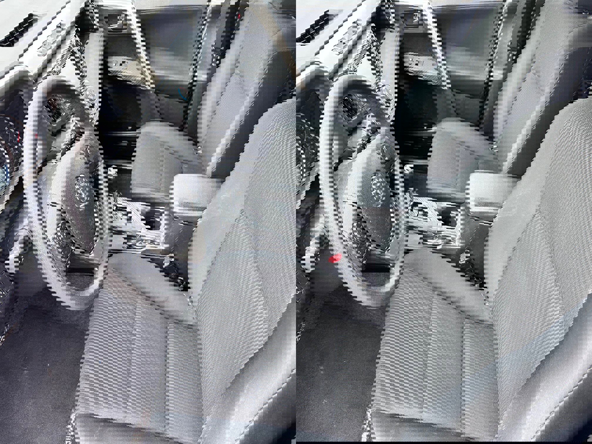 Used 2015 Toyota RAV4 LE image 5