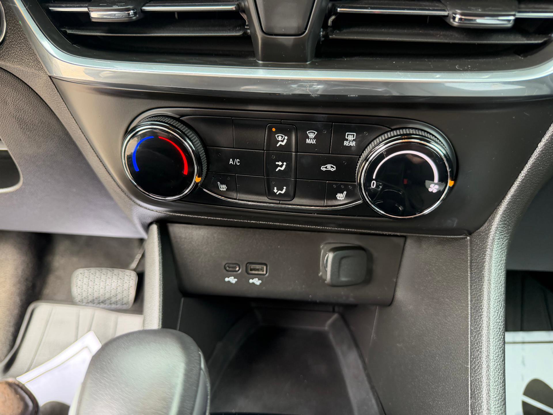 Certified 2024 Buick Encore GX Preferred w/ Comfort Package image 26