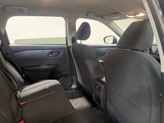 Used 2024 Nissan Rogue S image 14