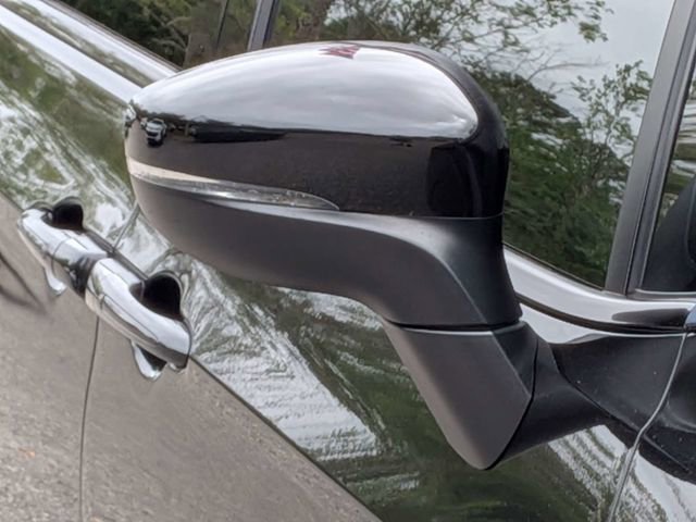 Used 2023 Chrysler Pacifica Touring-L w/ S Appearance Package FWD image 8
