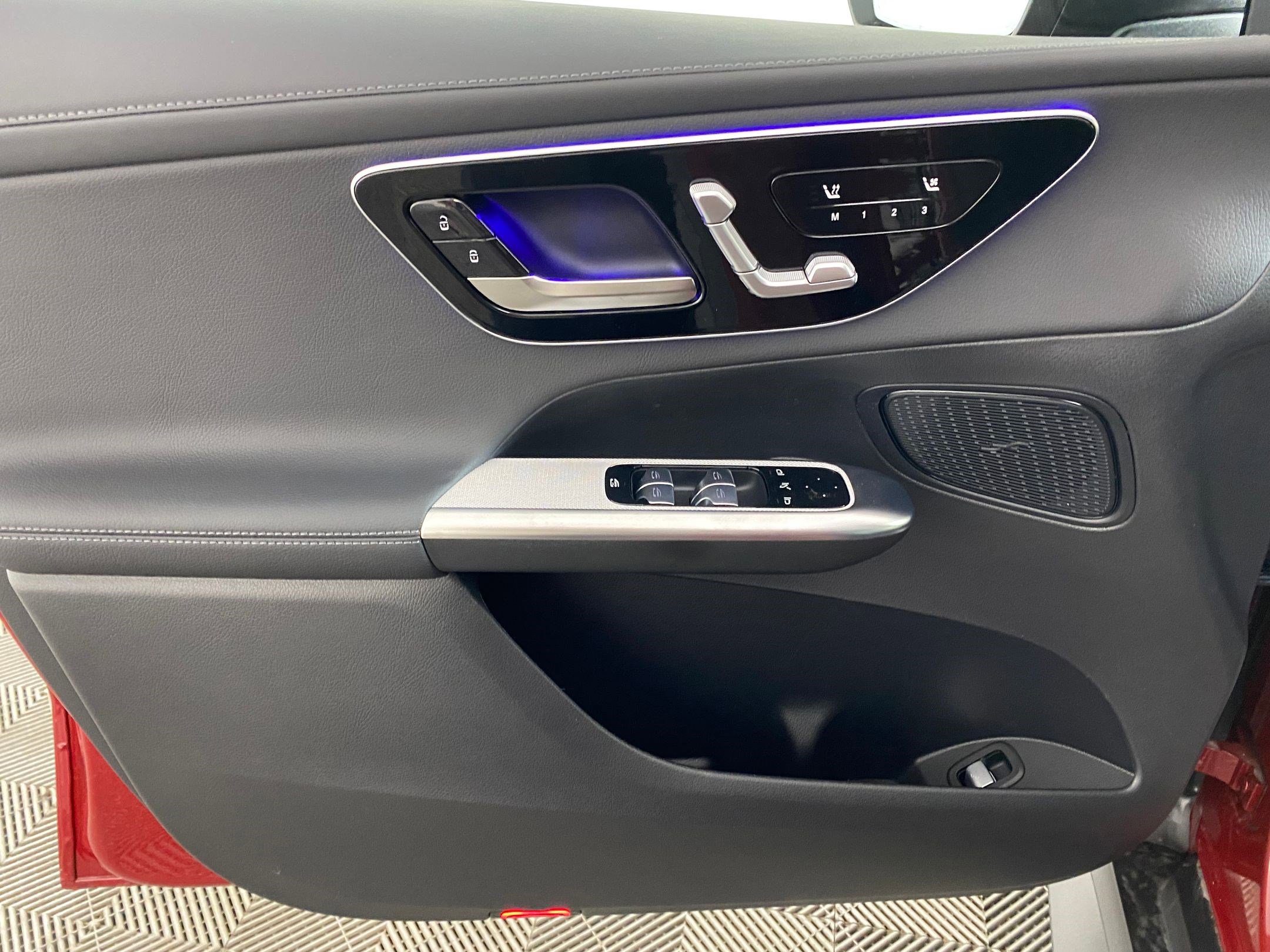 Used 2026 Mercedes-Benz GLC 300 4MATIC image 11