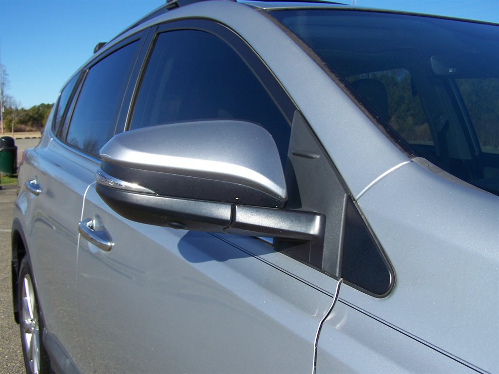 Used 2018 Toyota RAV4 Limited FWD image 34