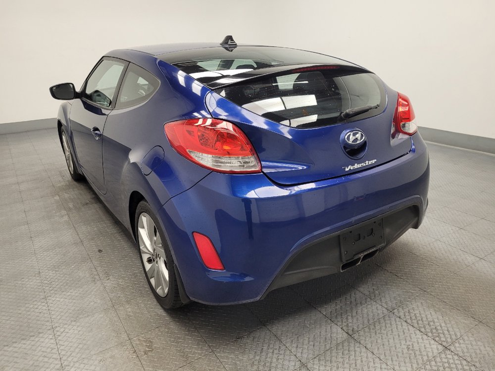 Used 2016 Hyundai Veloster FWD image 6